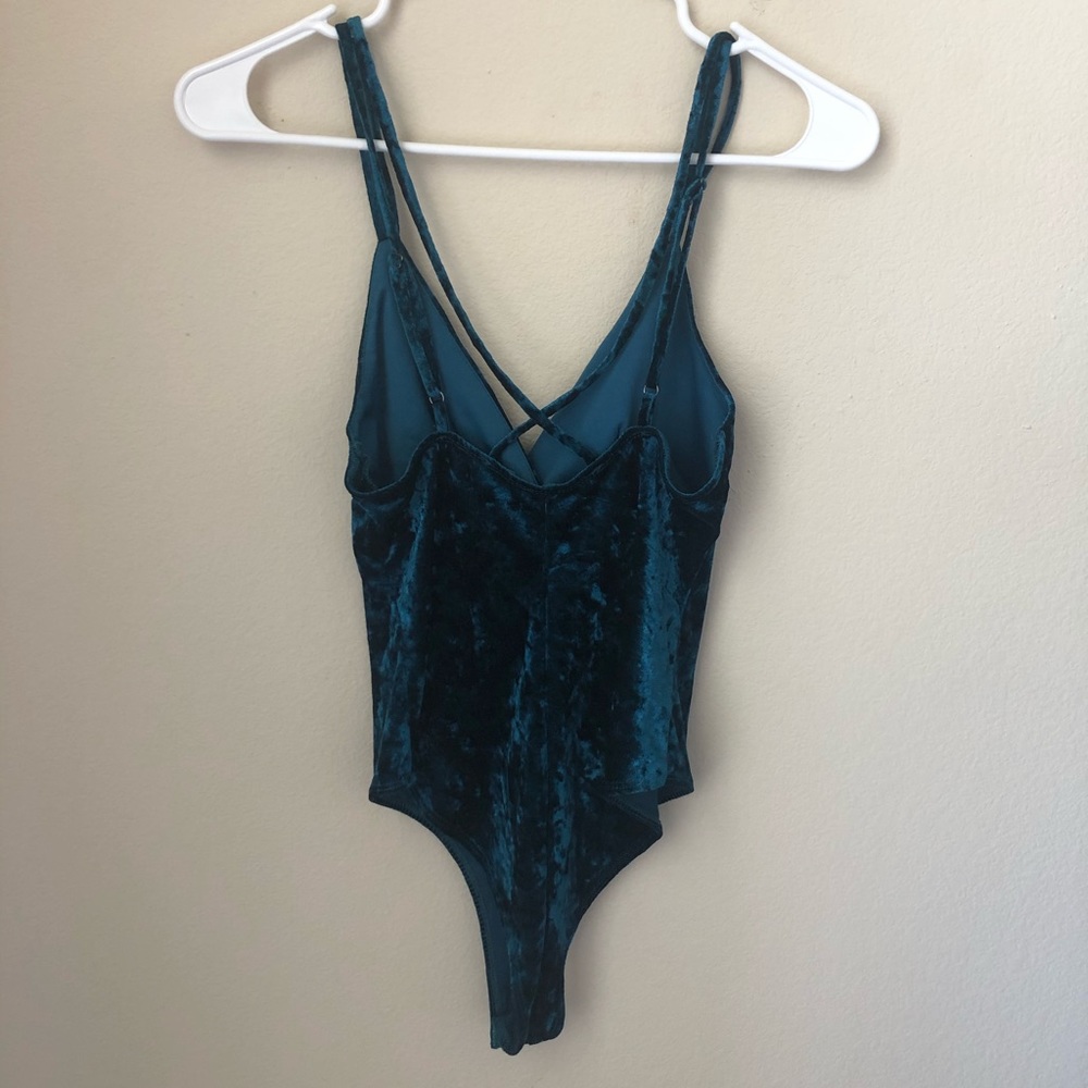 🔮Velvet Top🔮 - Picture 3 of 3